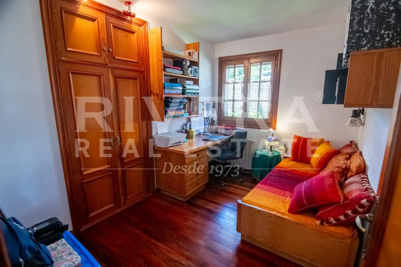 Habitación de Casa o chalet en venta en Vigo  con Calefacción, Jardín privado y Terraza