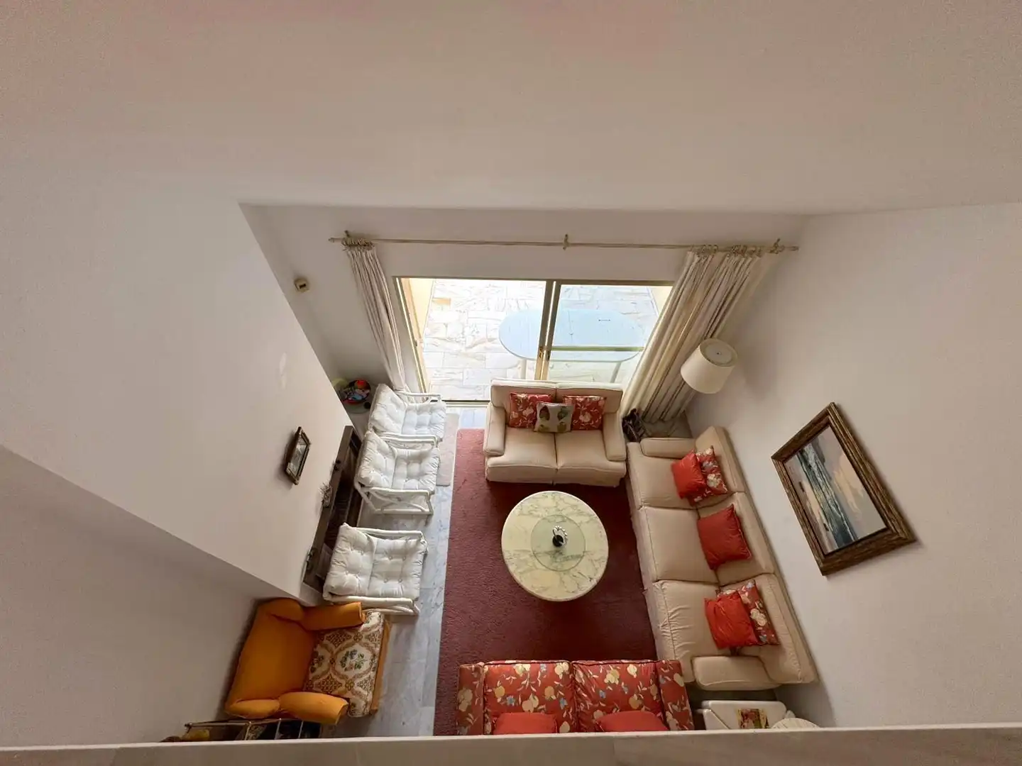 Sala de estar de Dúplex en venta en Marbella con Aire acondicionado, Terraza y Amueblado