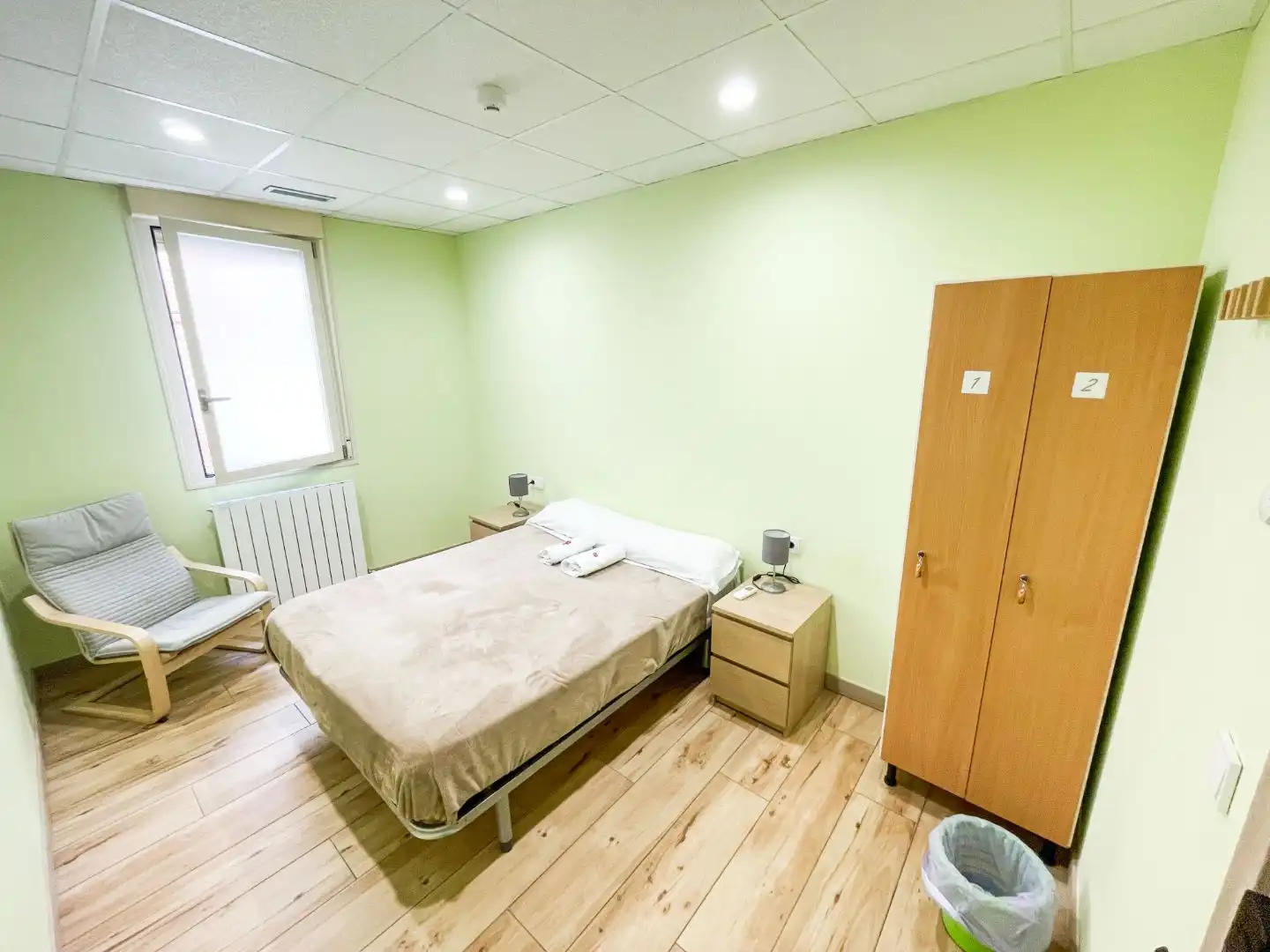 Schlafzimmer von Geschaftsraum zum Verkauf in Valtierra mit Klimaanlage, Heizung und Möbliert