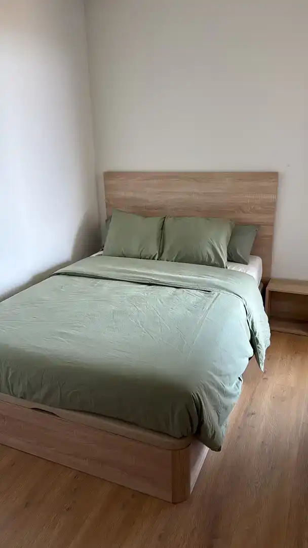 Dormitori de Pis de lloguer en Mataró amb Aire condicionat, Parquet i Piscina