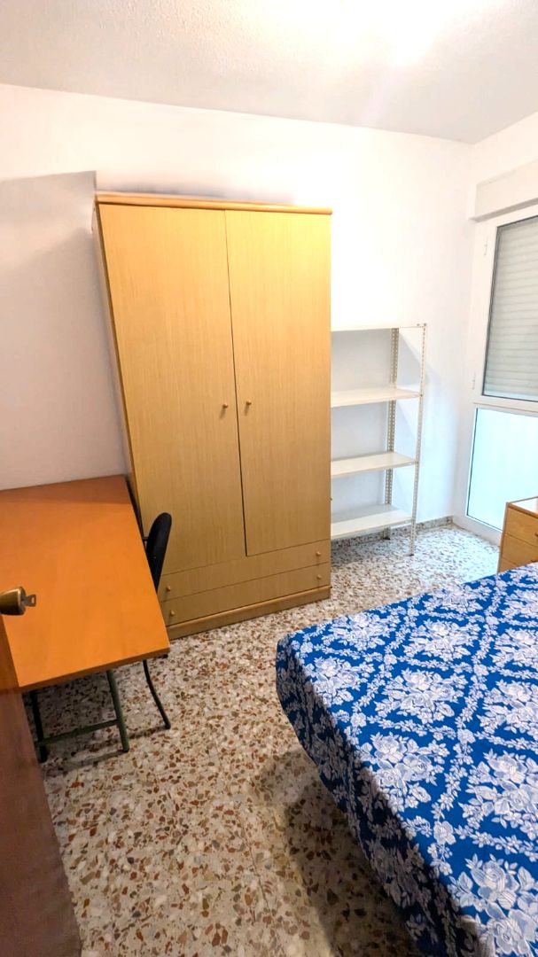 Bedroom of Flat to share in  Murcia Capital  with Air Conditioner, Heating and Furnished
