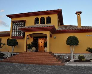 Vista exterior de Casa o xalet en venda en Elche / Elx amb Piscina i Alarma