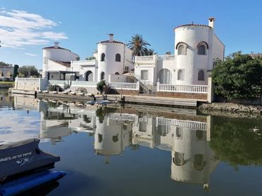 Maison avec balcon à vendre à Carrer Empúries C 23A