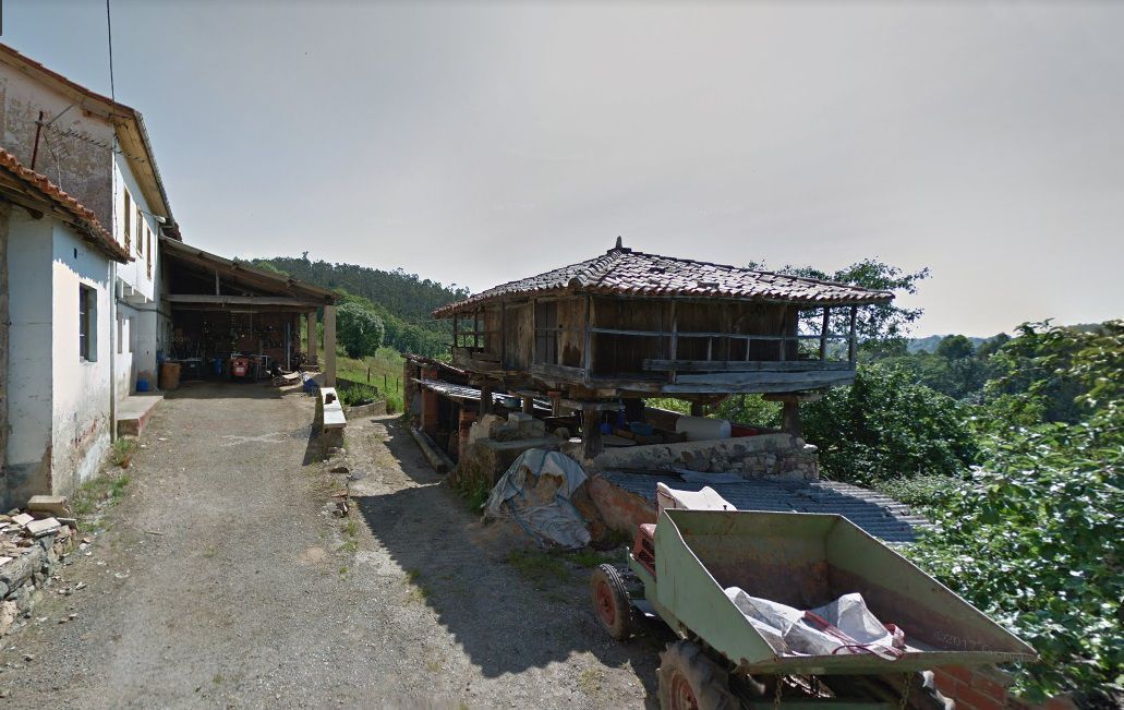 Exterior view of House or chalet for sale in Las Regueras    with Private garden, Terrace and Storage room