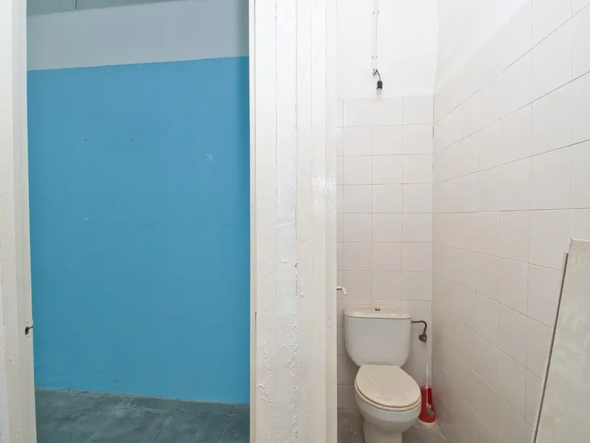 Badezimmer von Geschaftsraum zur Miete in Reus