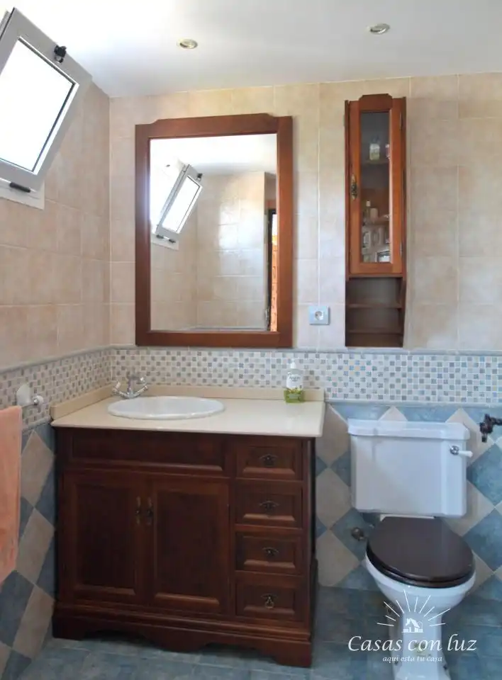 Bany de Casa o xalet en venda en Zaragoza amb Aire condicionat, Calefacció i Jardí privat