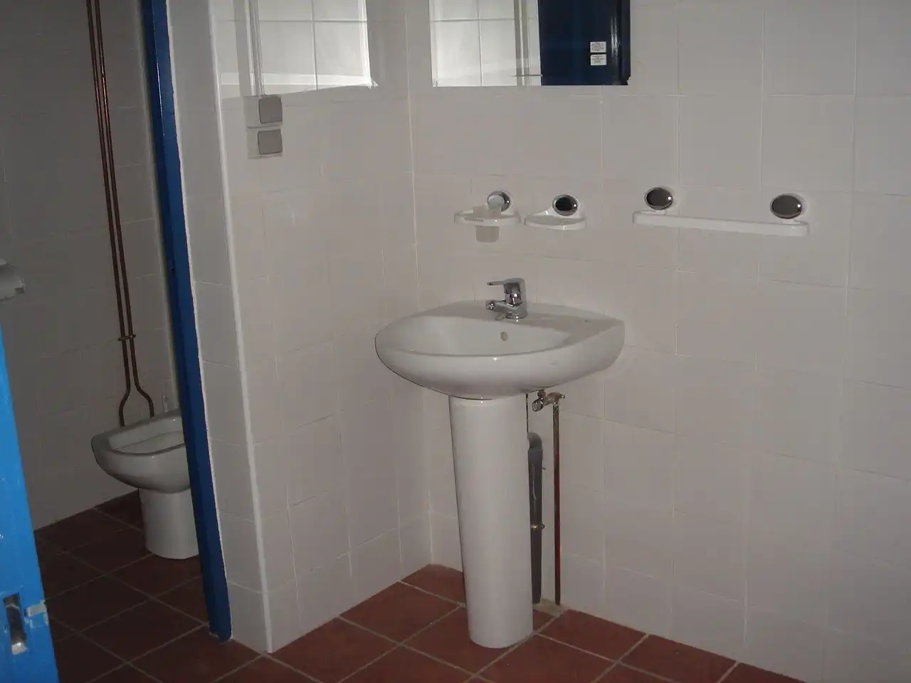 Badezimmer von Fabrikhallen zur Miete in Alovera