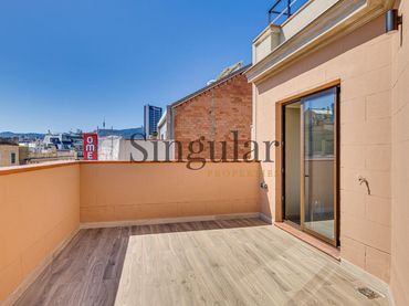 Penthouse mit Aufzug zum Verkauf in Eixample