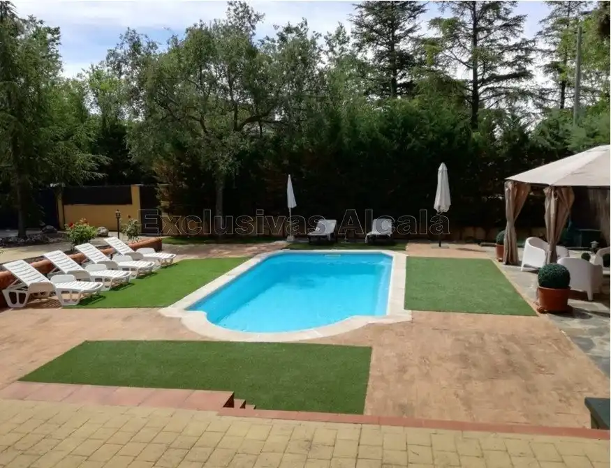 Piscina de Casa o chalet en venta en Villalbilla con Aire acondicionado, Calefacción y Jardín privado