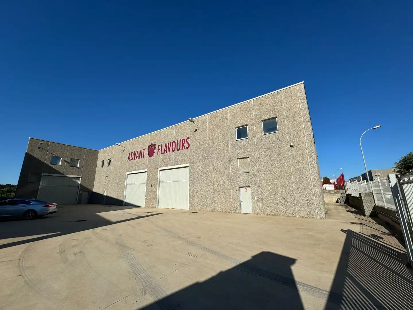 Nau industrial de lloguer a Can Vinyals