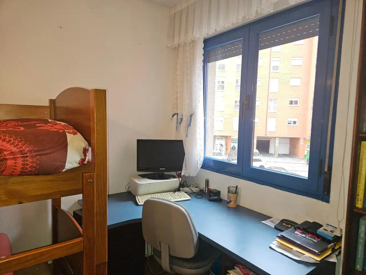 Piso en venta en León Capital  con Calefacción, Trastero y Amueblado