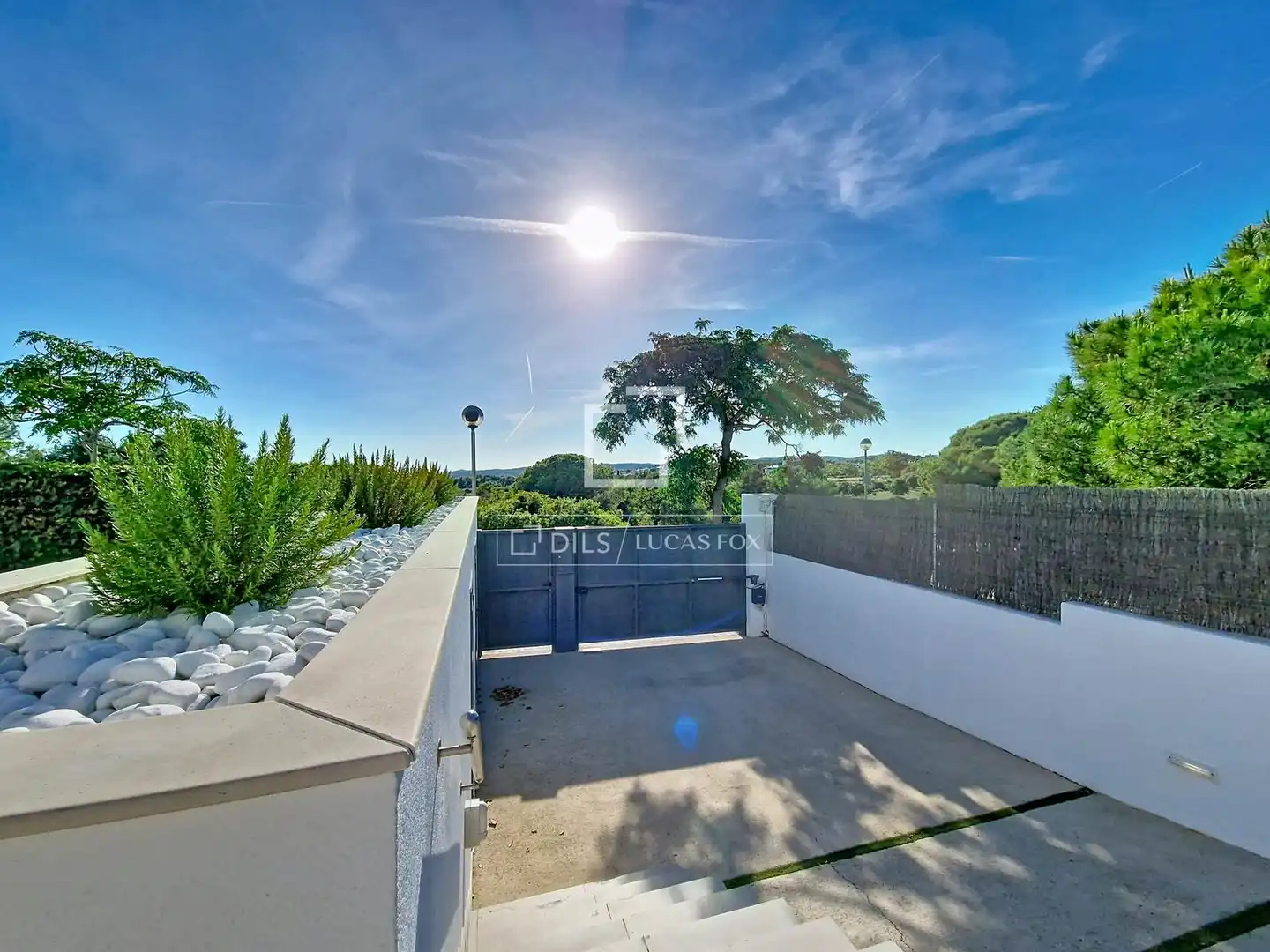 Außenansicht von Haus oder Chalet zum Verkauf in Vilanova i la Geltrú mit Klimaanlage, Heizung und Privatgarten