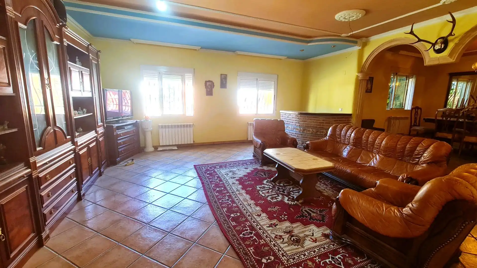 Sala d'estar de Casa o xalet en venda en La Peza amb Calefacció, Jardí privat i Terrassa