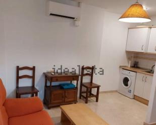 Dormitori de Apartament de lloguer en  Granada Capital amb Aire condicionat