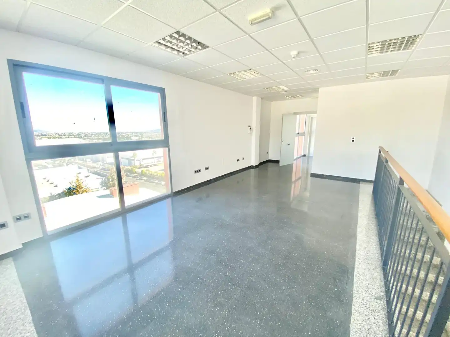 Büro zum Verkauf in Lorca mit Heizung und Terrasse