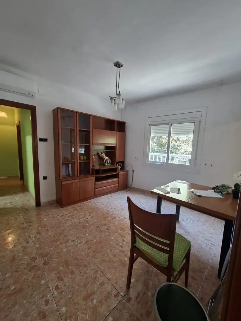 Sala d'estar de Pis en venda en L'Hospitalet de Llobregat amb Calefacció i Traster