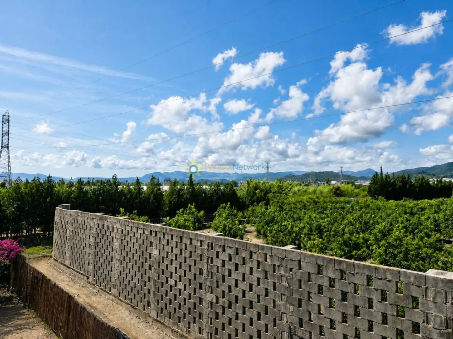 Haus oder Chalet zum Verkauf in Oliva mit Klimaanlage, Privatgarten und Terrasse