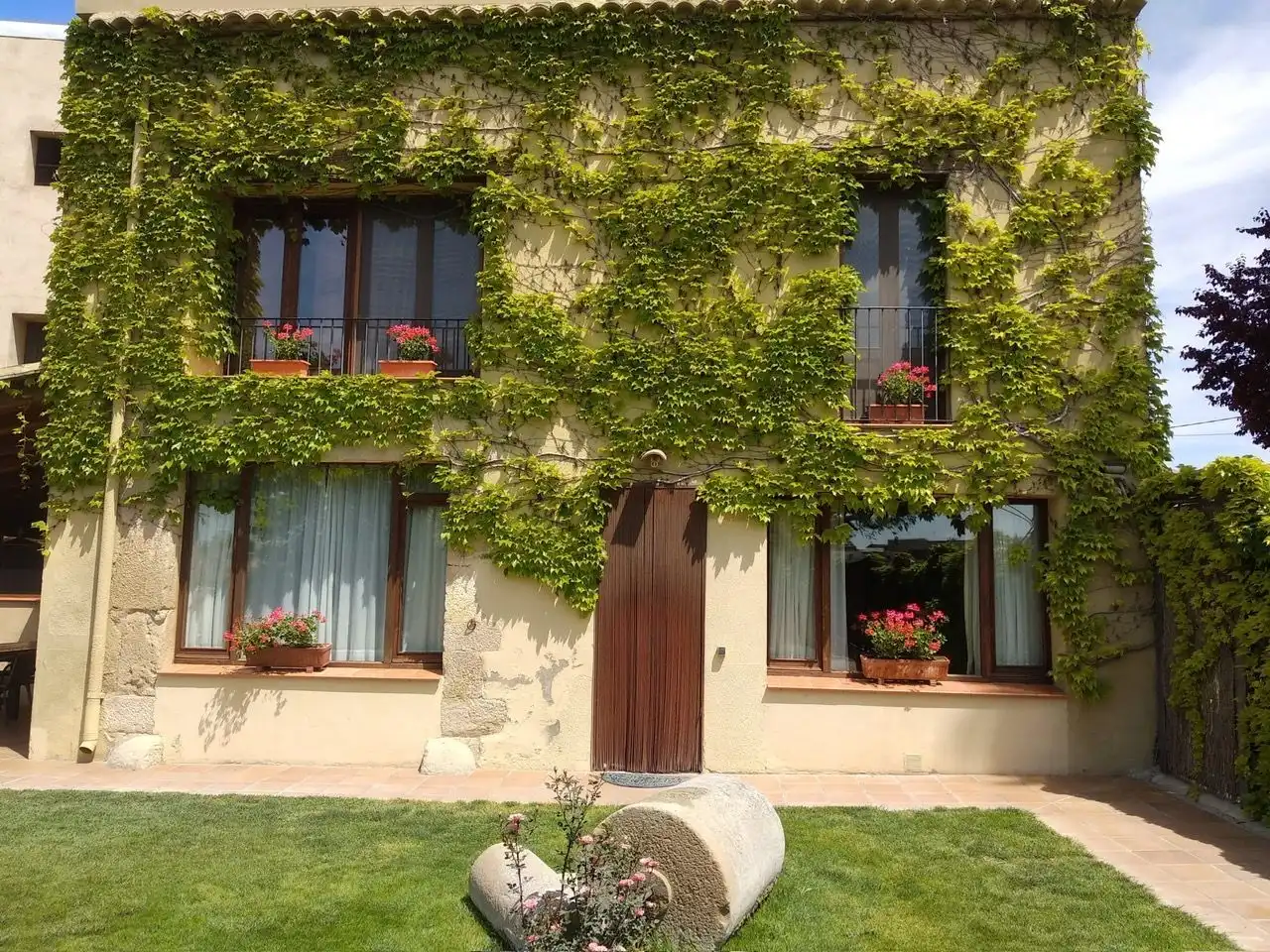 Vista exterior de Casa o xalet en venda en Vilanova de Bellpuig amb Calefacció, Jardí privat i Piscina