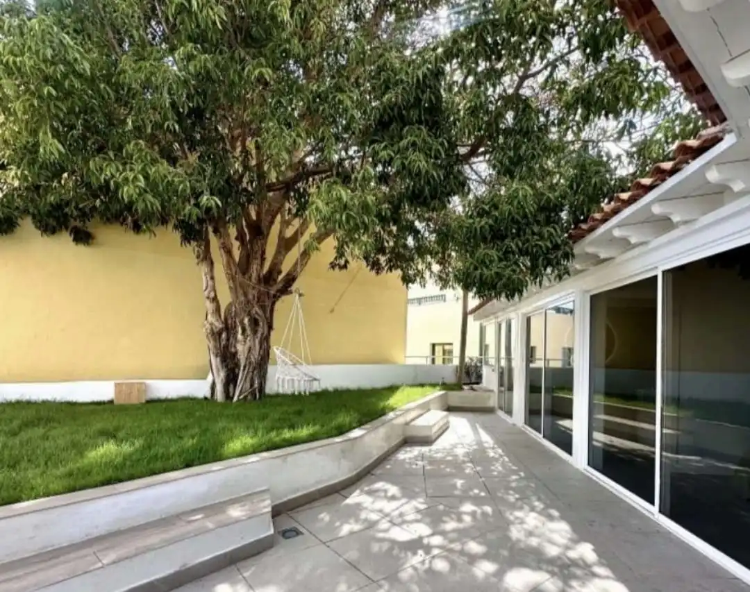 Vista exterior de Casa o xalet en venda en Adeje amb Jardí privat, Terrassa i Piscina