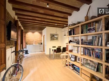 Appartamento con balcone in affitto a Ciutat Vella