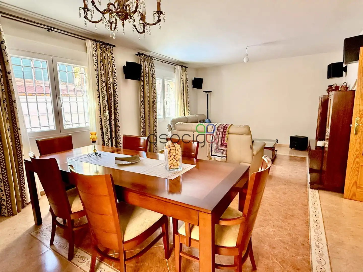 Comedor de Casa adosada en venta en Cabanillas del Campo con Aire acondicionado, Calefacción y Jardín privado