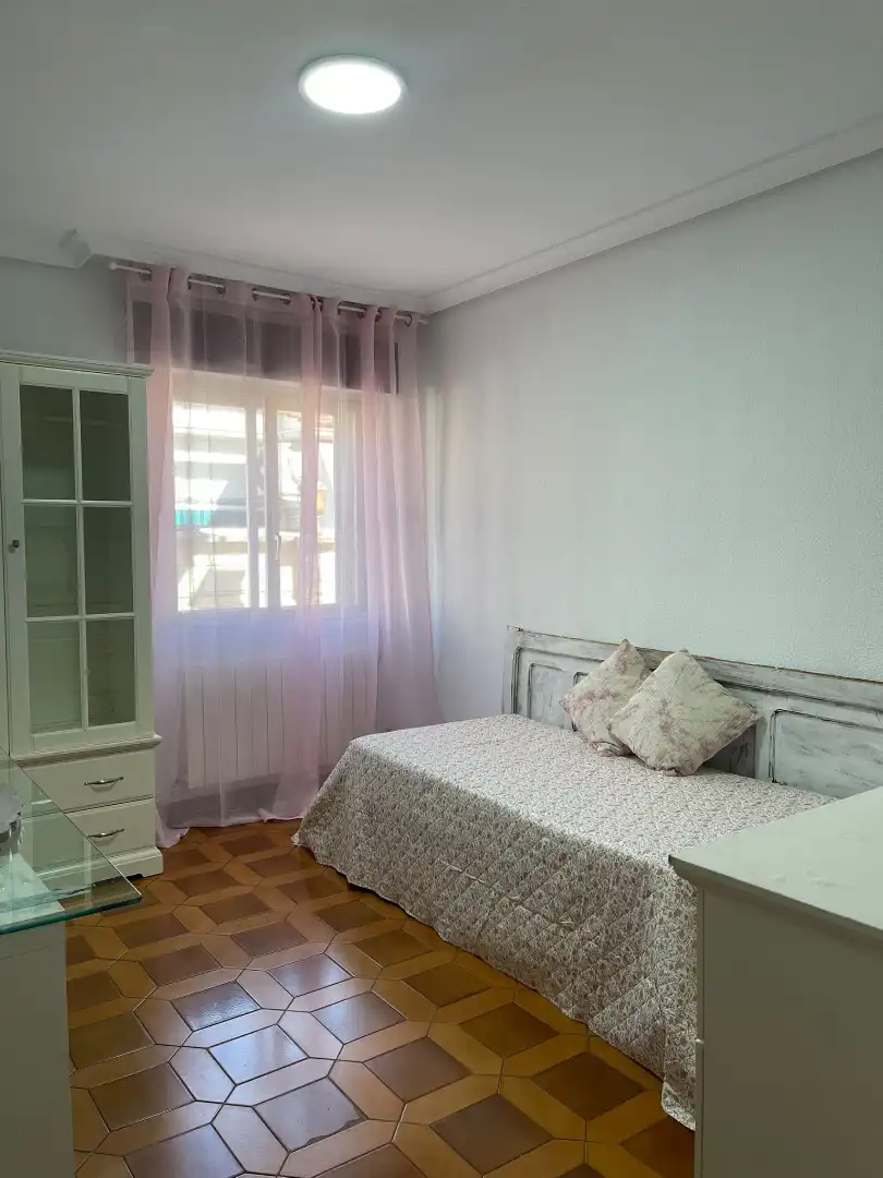 Habitación de Piso de alquiler en Plasencia con Aire acondicionado, Calefacción y Terraza