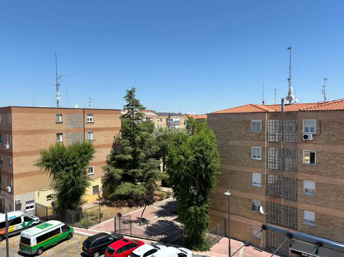 Vista exterior de Pis en venda en Parla amb Terrassa