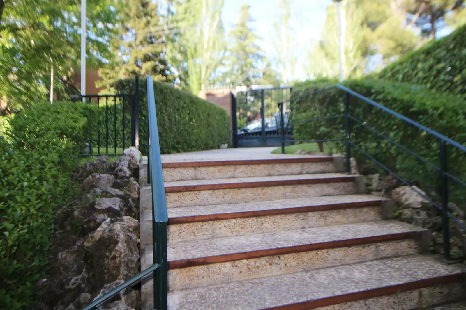 Vista exterior de Pis de lloguer en Majadahonda amb Aire condicionat, Calefacció i Jardí privat
