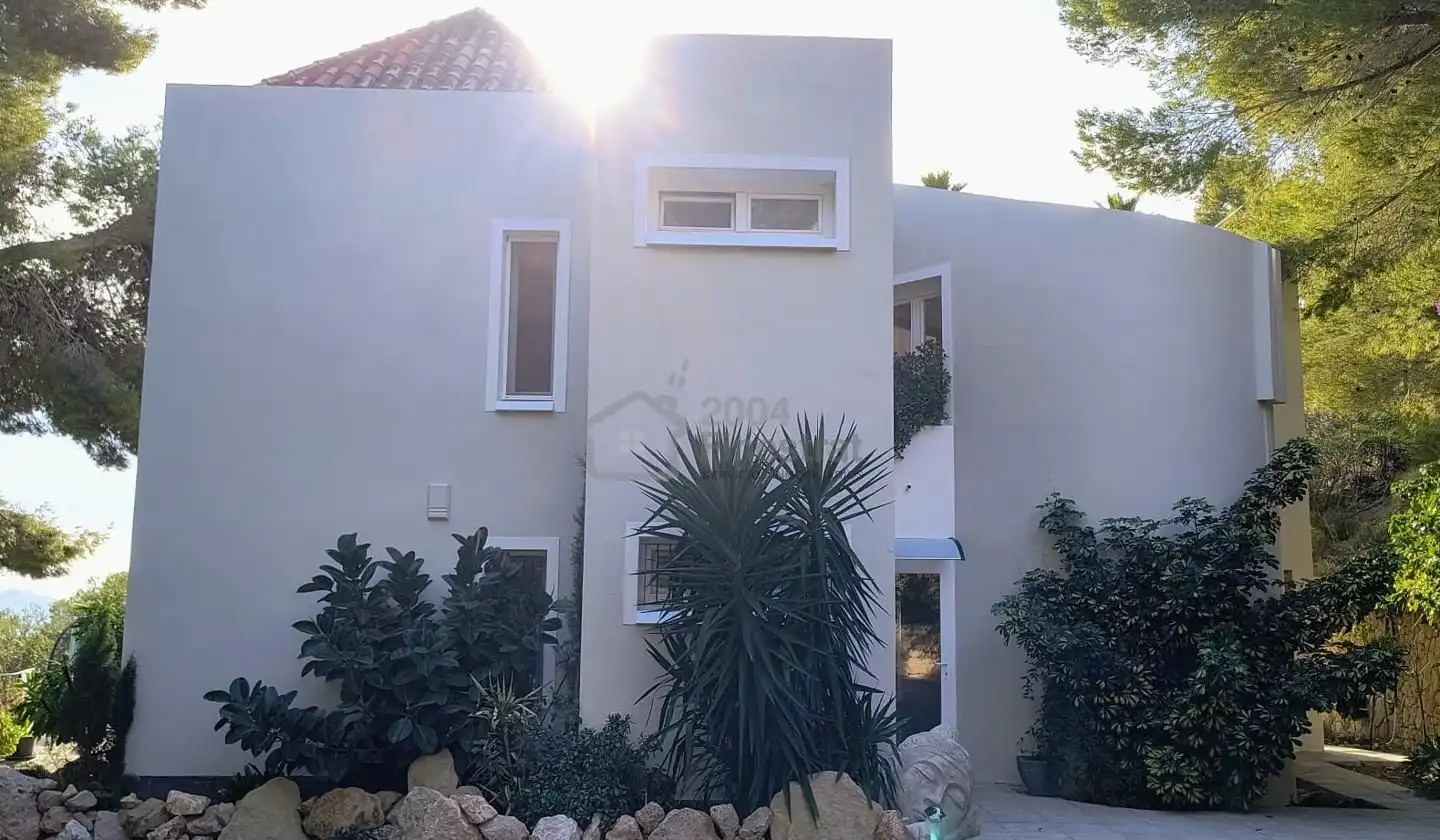 Vista exterior de Casa o chalet en venta en Callosa d'en Sarrià con Aire acondicionado, Jardín privado y Terraza