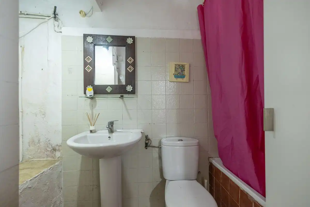 Baño de Piso en venta en Eivissa con Calefacción