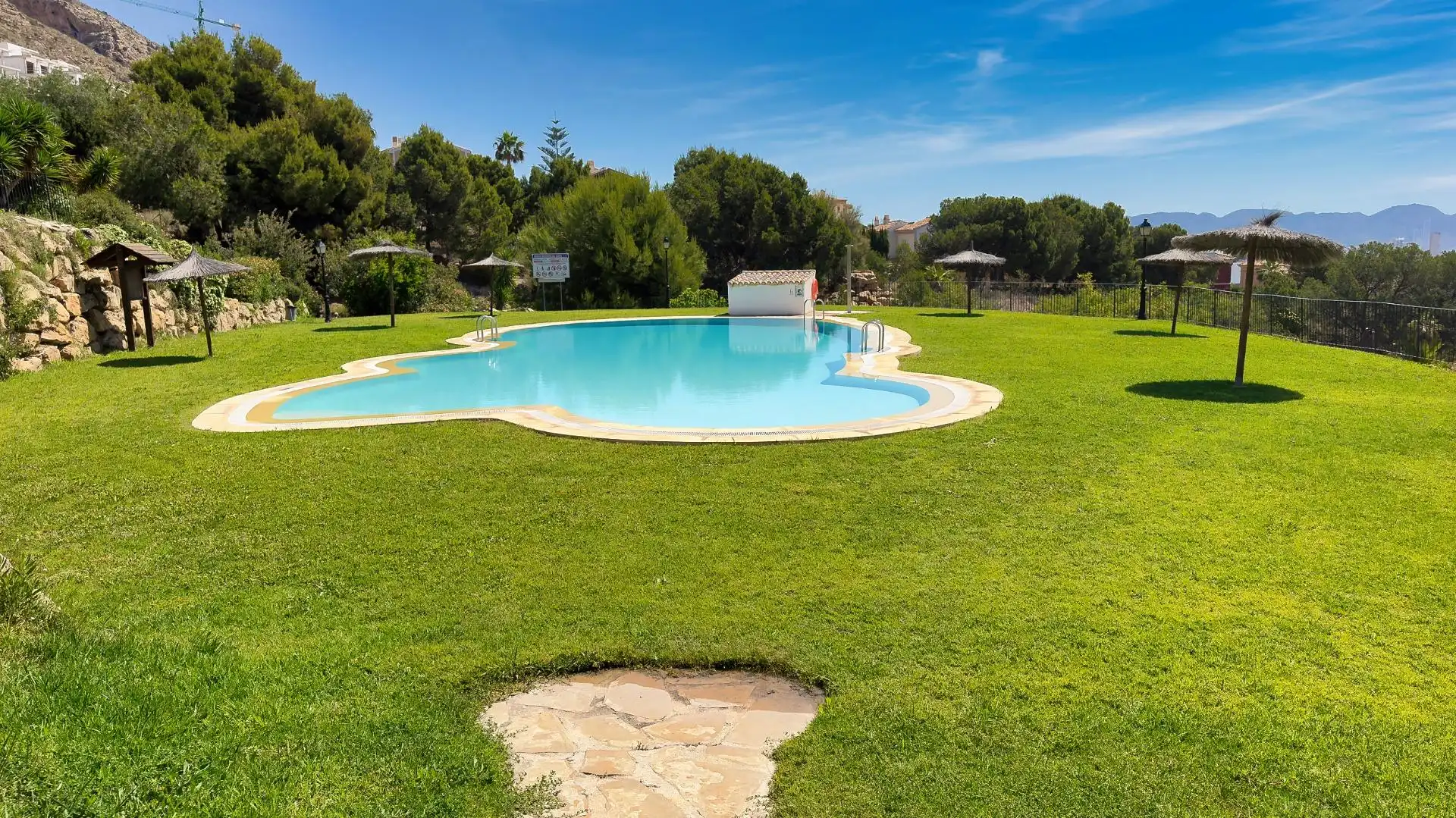 Piscina de Casa adosada en venta en Finestrat con Aire acondicionado, Jardín privado y Terraza
