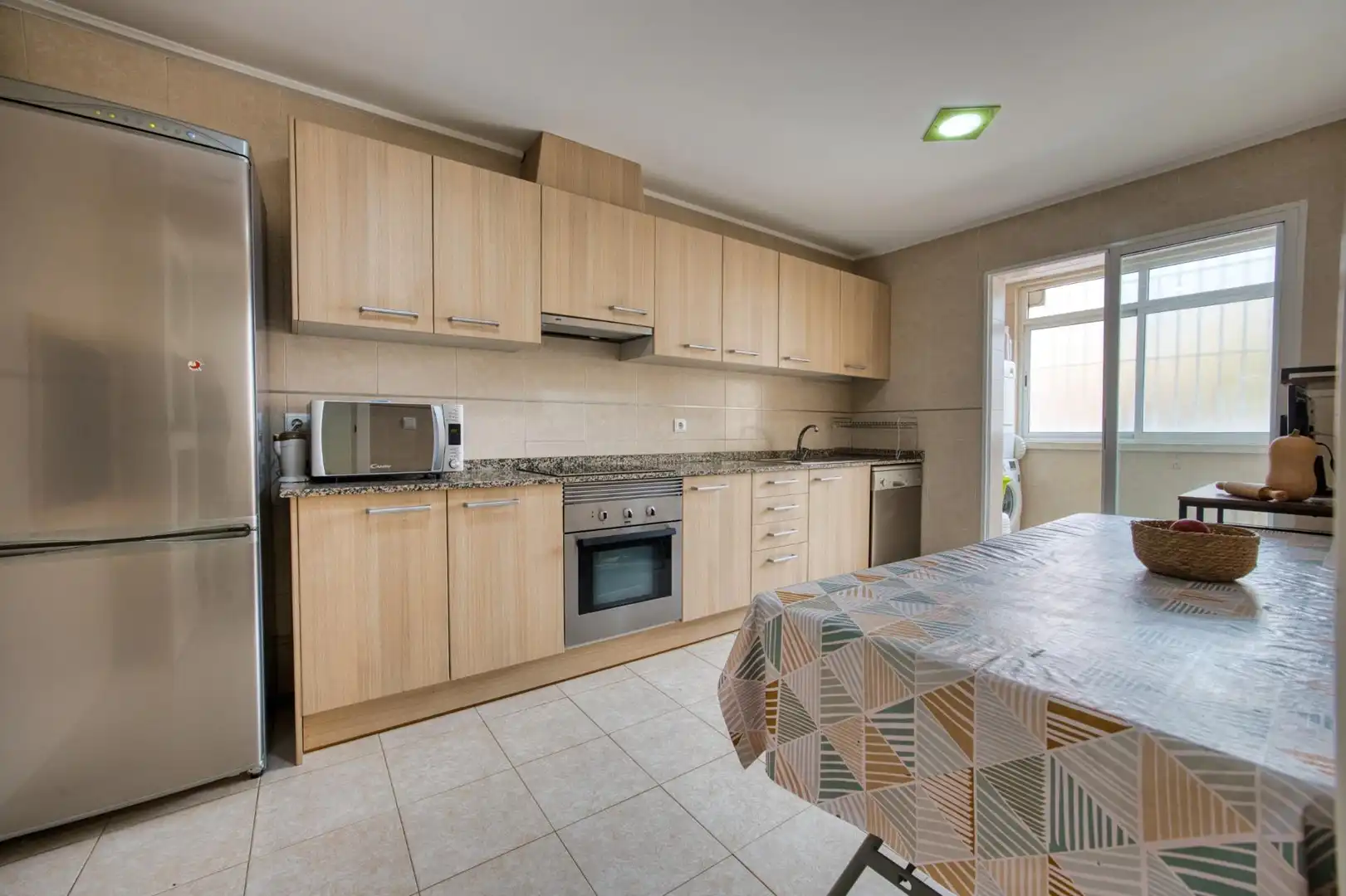 Küche von Wohnung zum Verkauf in Monforte del Cid mit Klimaanlage, Abstellraum und Möbliert