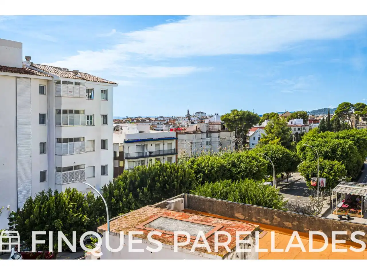 Vista exterior de Àtic en venda en Sitges amb Aire condicionat, Calefacció i Parquet