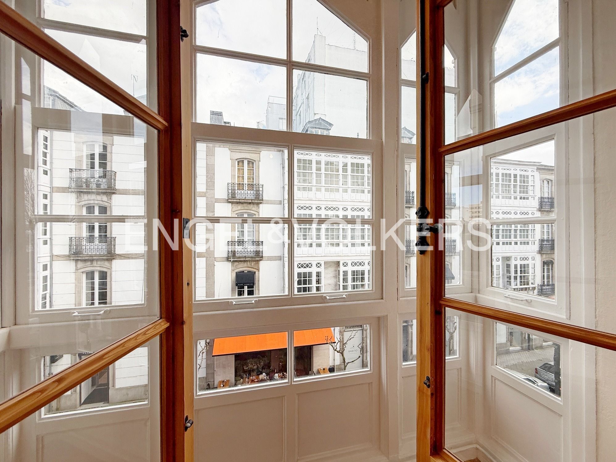 Piso de alquiler en Ensanche, Centro - Juan Flórez - Plaza Pontevedra