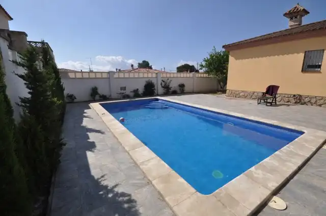 Chalet con piscina en venta en Miami Platja, imagen 2