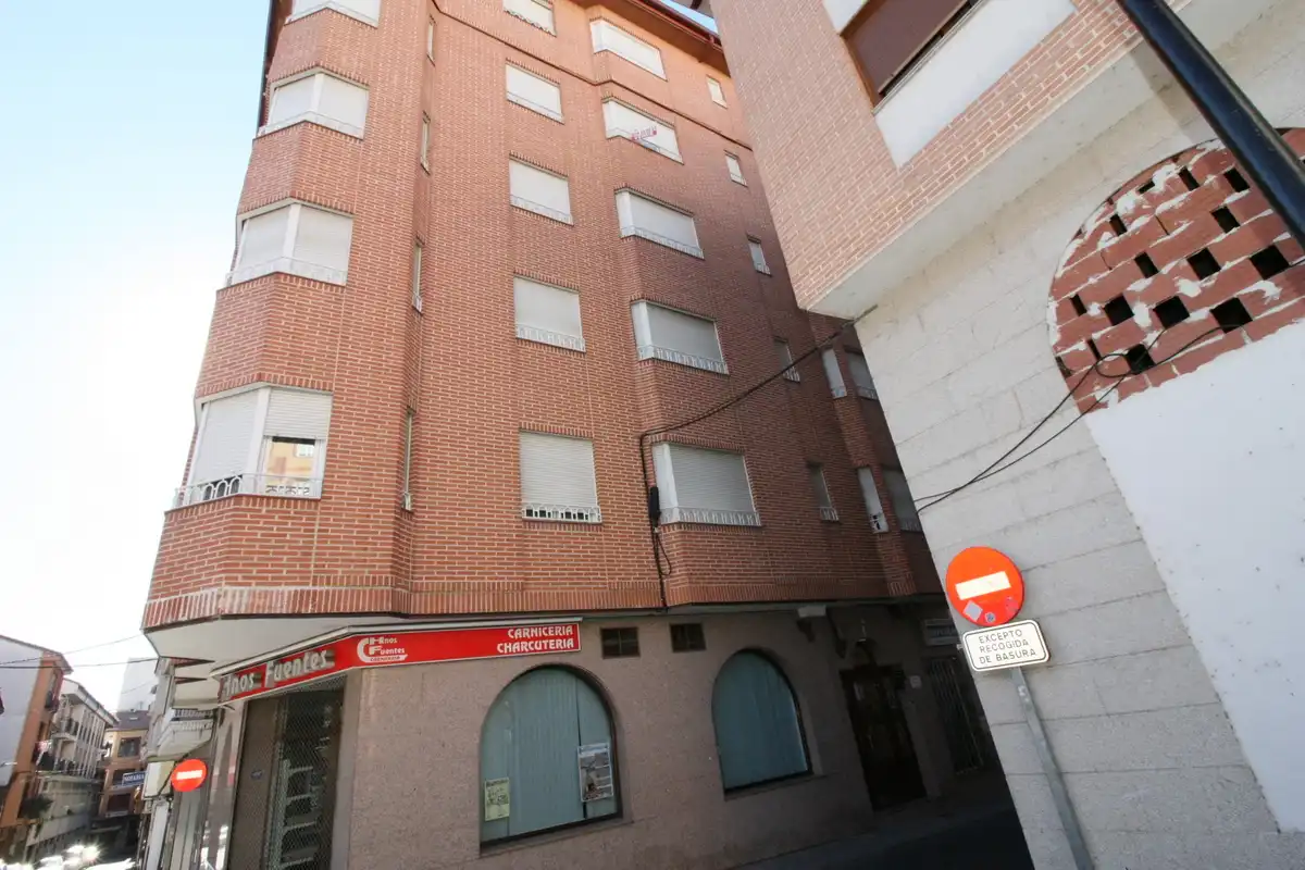 Außenansicht von Wohnung zum Verkauf in Arenas de San Pedro mit Heizung, Möbliert und Ofen