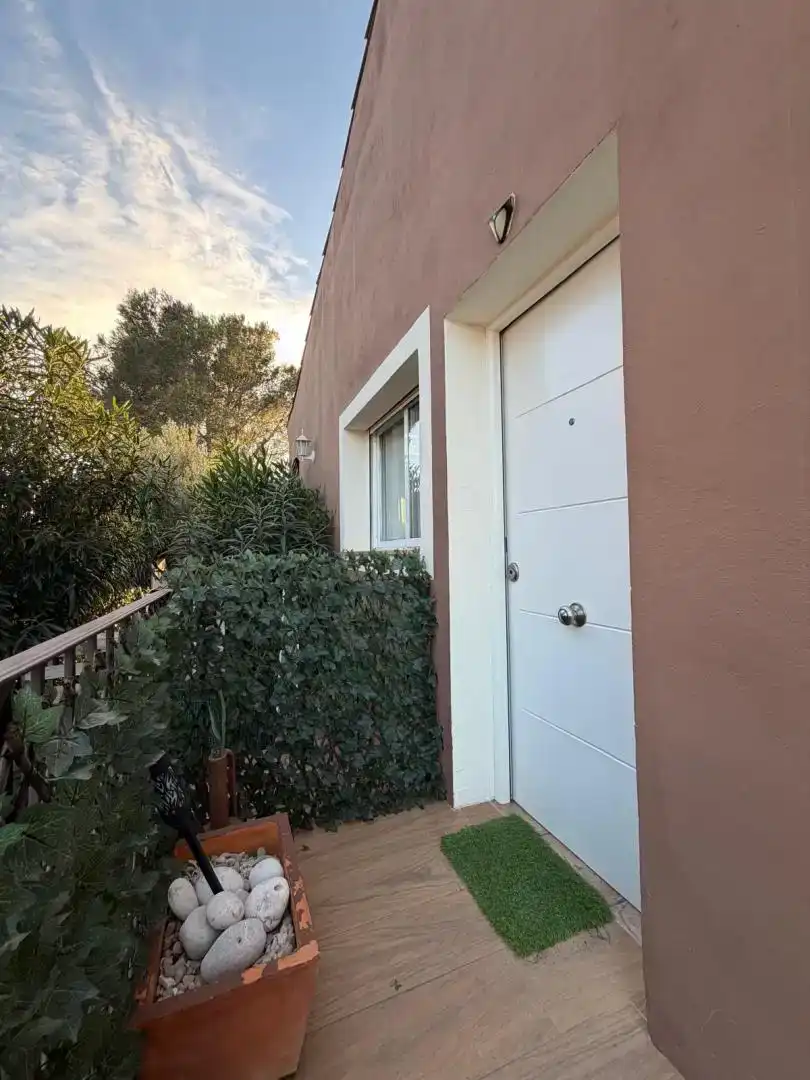 Vista exterior de Casa o xalet en venda en L'Ametlla de Mar  amb Piscina i Balcó