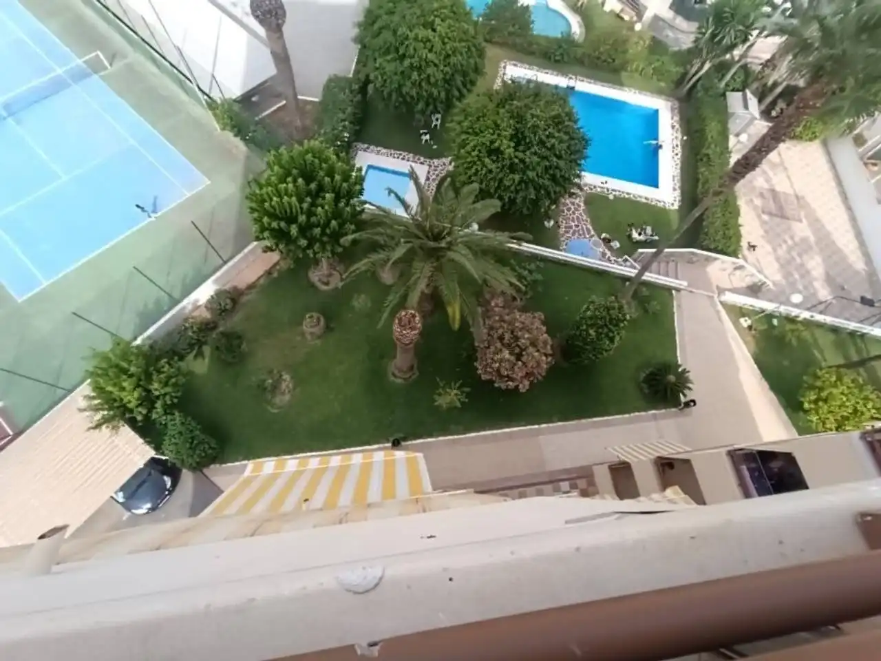 Piscina de Apartament de lloguer en El Campello amb Aire condicionat, Terrassa i Moblat