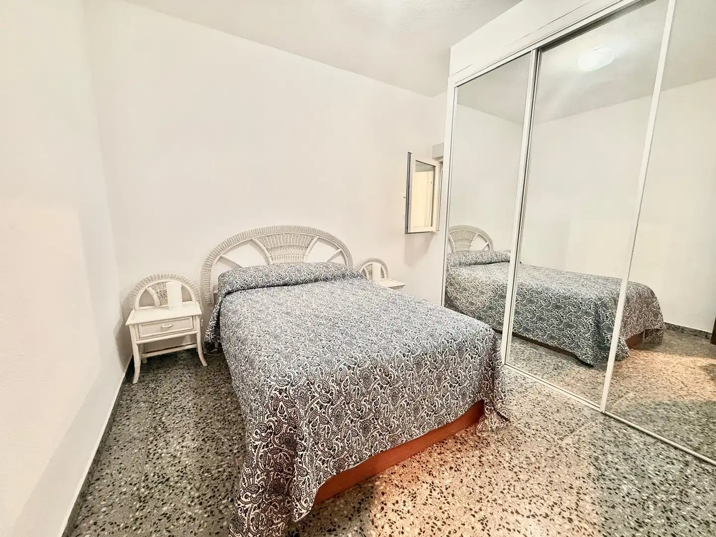 Dormitori de Apartament de lloguer en Alicante / Alacant amb Aire condicionat, Moblat i Balcó