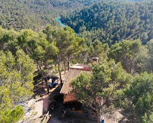 Vista exterior de Finca rústica en venda en Arandilla del Arroyo amb Jardí privat, Piscina i Moblat