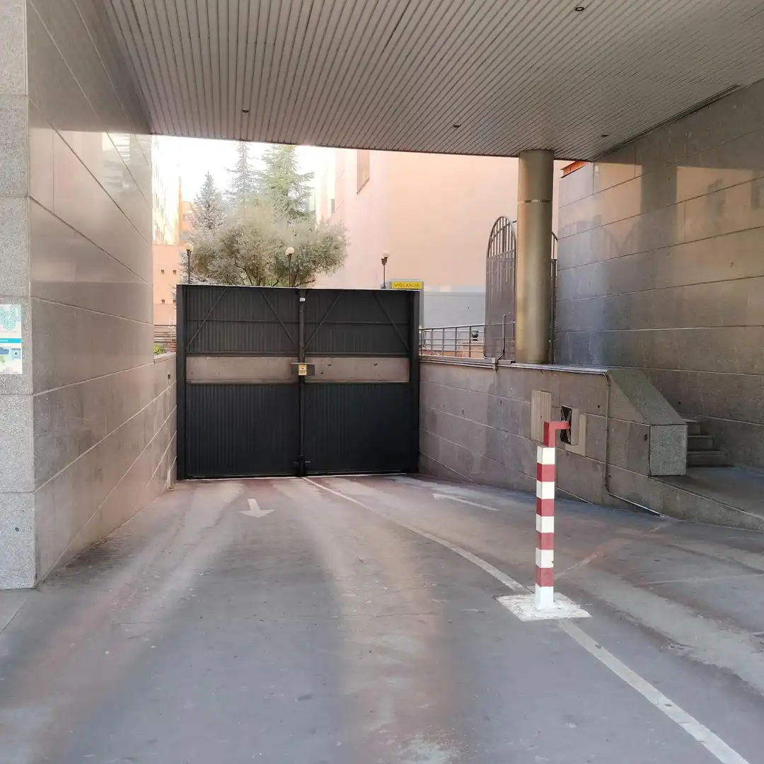 Individual en venta en Calle INFANTA MERCEDES, imagen 3