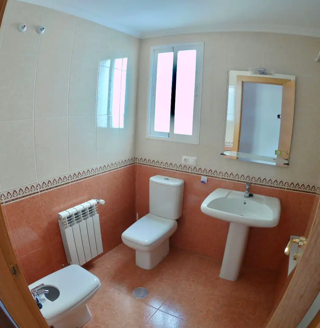 Baño de Apartamento de alquiler en Albacete con Calefacción, Parquet y Balcón
