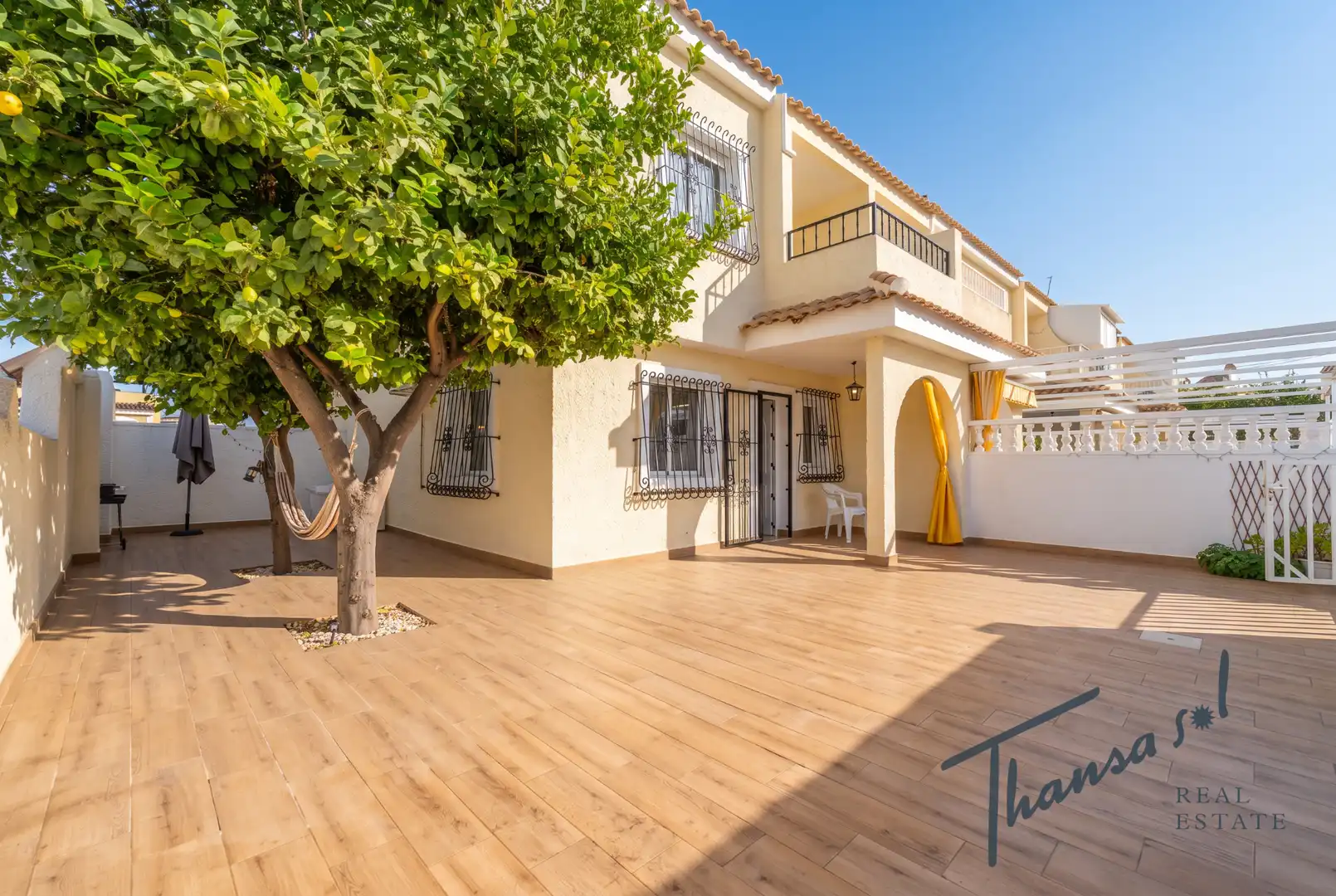 Casa pareada con terraza en venta en Avinguda de Polonia