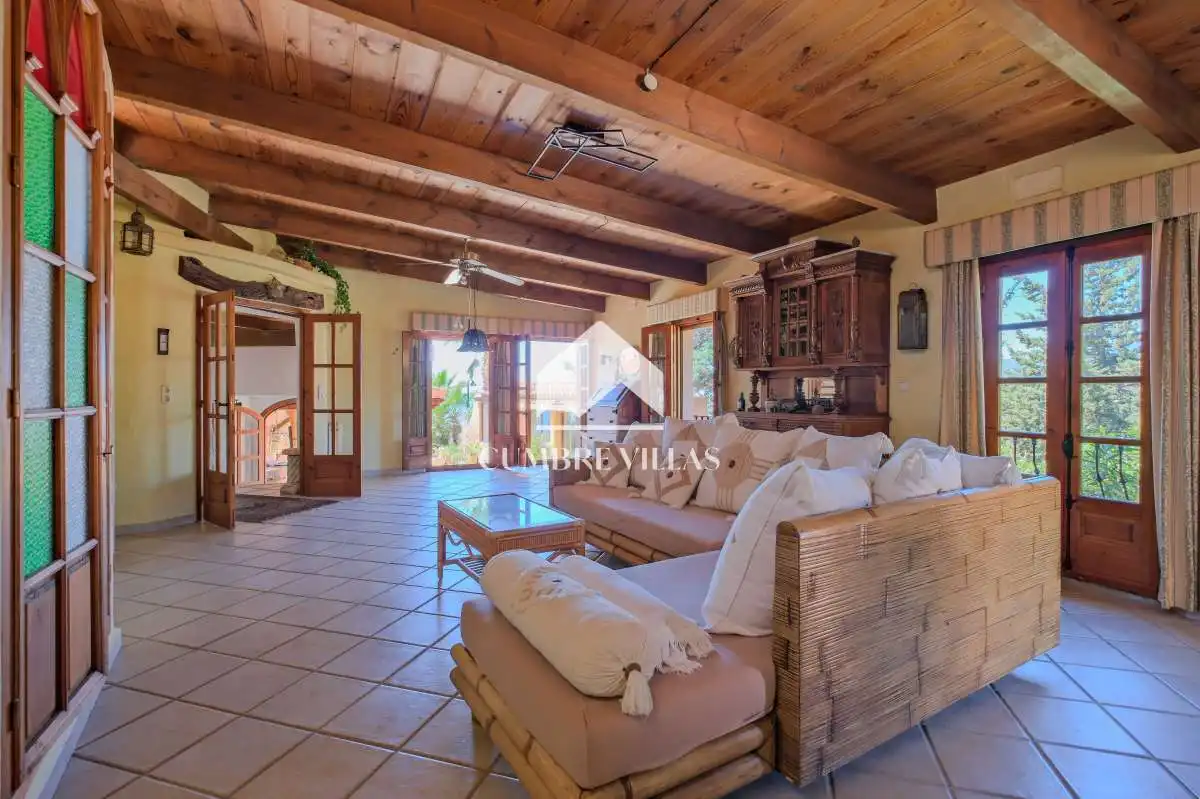Sala de estar de Finca rústica en venta en Almuñécar con Jardín privado, Terraza y Trastero