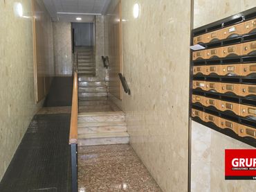 Pis amb balcó en venda a Carrer de Jerónima Galés 31