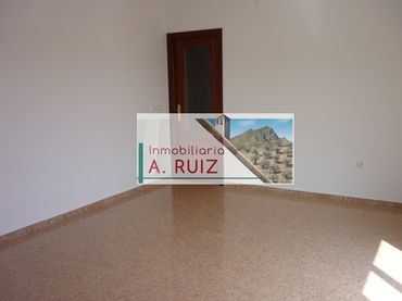 Piso con balcón en venta en Priego de Córdoba