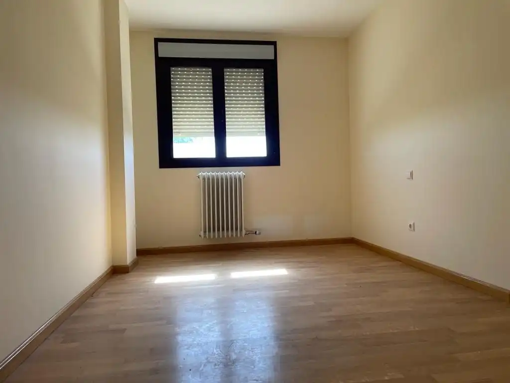 Bedroom of Flat for sale in Cortes de Pallás  with Parquet flooring, Terrace and Storage room