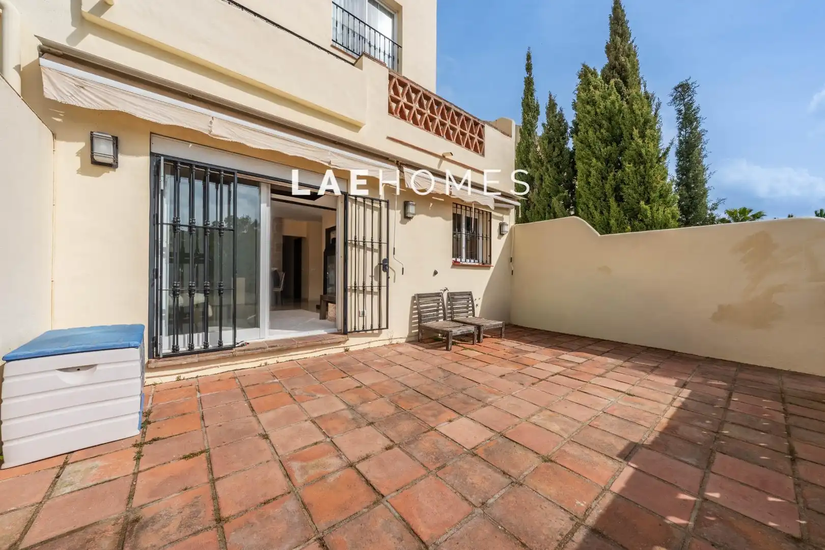 Vista exterior de Apartamento en venta en Marbella con Jardín privado, Terraza y Piscina comunitaria