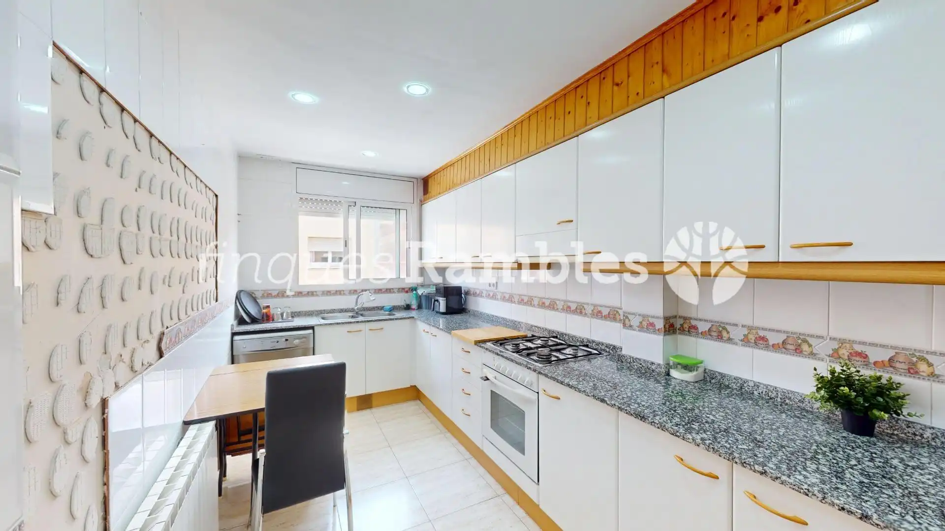 Cocina de Piso en venta en Vilanova del Camí con Calefacción, Terraza y Balcón