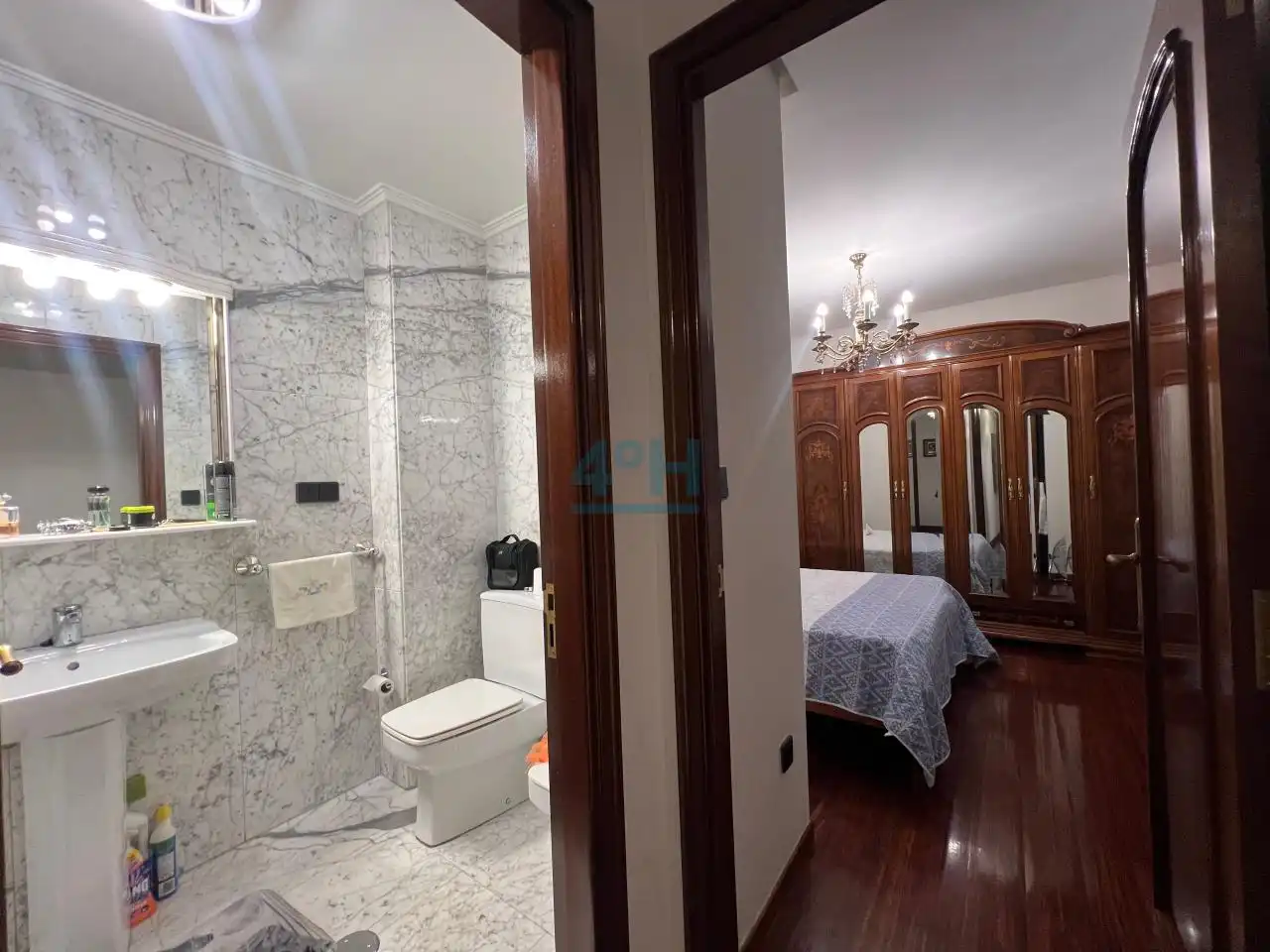 Bathroom of Flat for sale in Ourense Capital   with Heating, Parquet flooring and Storage room